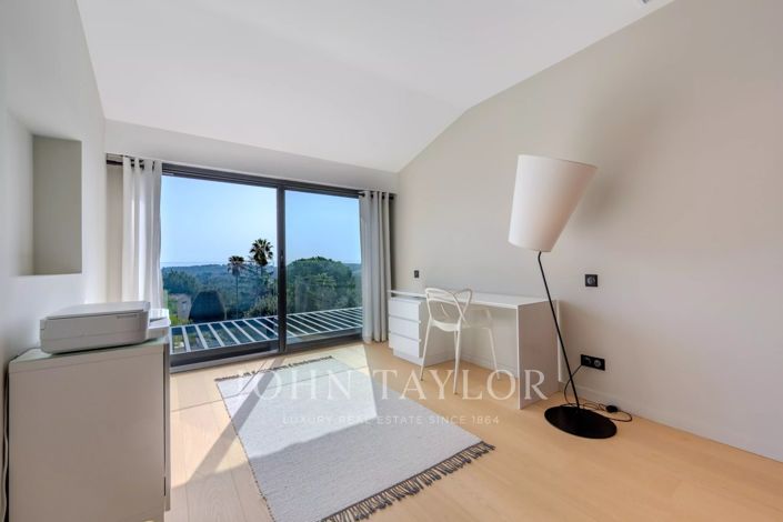 Image No.23-5 Bed House for sale