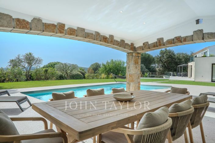 Image No.5-5 Bed House for sale