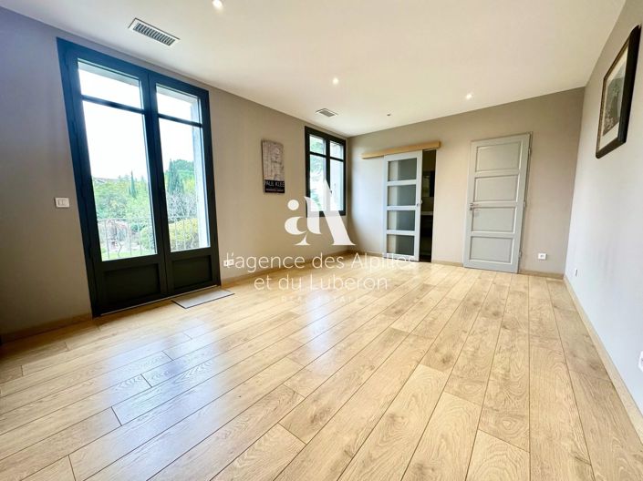 Image No.7-3 Bed House for sale