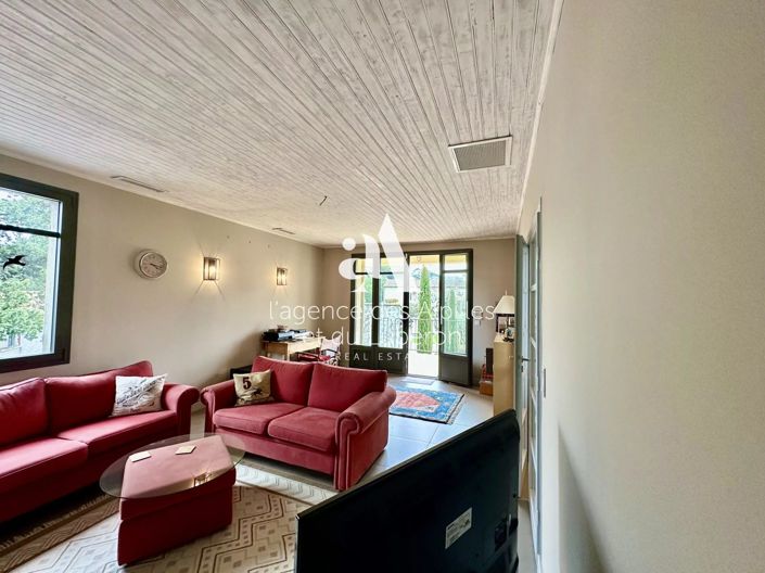 Image No.8-3 Bed House for sale