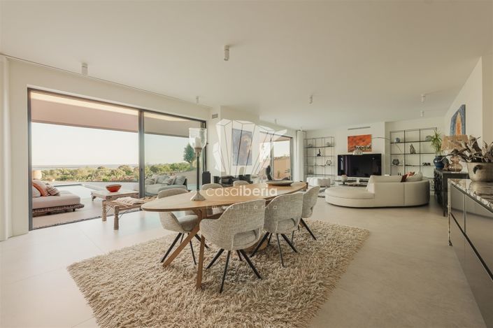 Image No.10-4 Bed House for sale