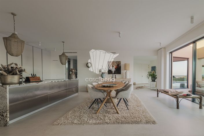 Image No.15-4 Bed House for sale