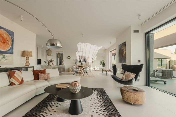 Image No.18-4 Bed House for sale