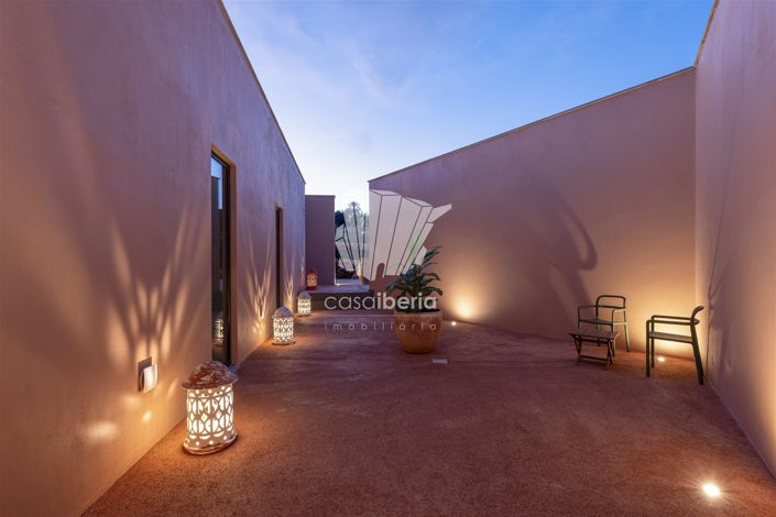 Image No.28-4 Bed House for sale