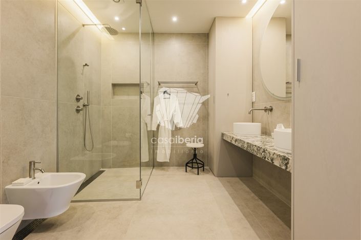 Image No.40-4 Bed House for sale