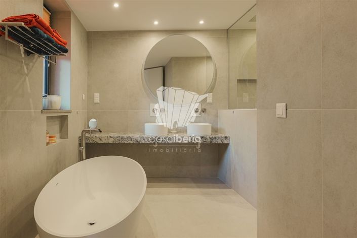 Image No.43-4 Bed House for sale