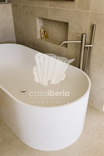 Image No.45-4 Bed House for sale