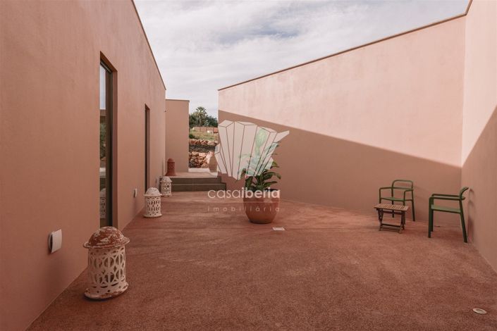 Image No.55-4 Bed House for sale