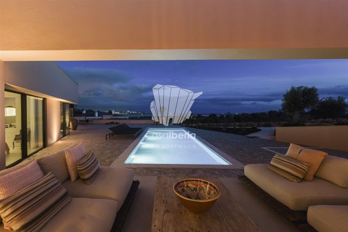 Image No.8-4 Bed House for sale