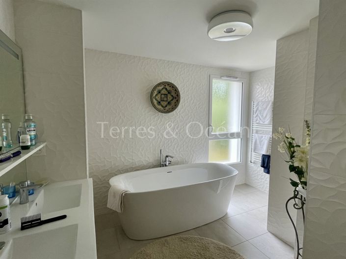 Image No.10-1 Bed Apartment for sale