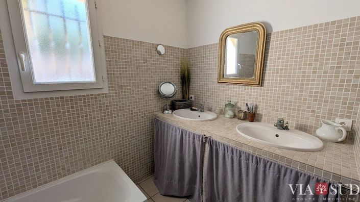 Image No.10-Maison de 5 chambres à vendre à Roquebrun