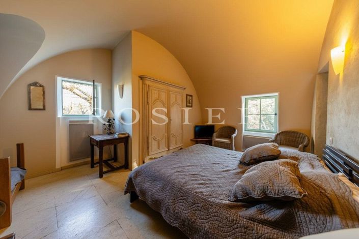 Image No.5-Maison de 6 chambres à vendre à Gordes