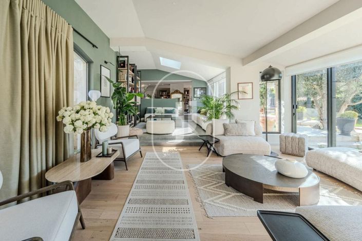 Image No.5-5 Bed House for sale