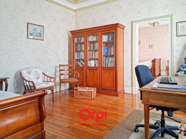 Image No.11-3 Bed House for sale