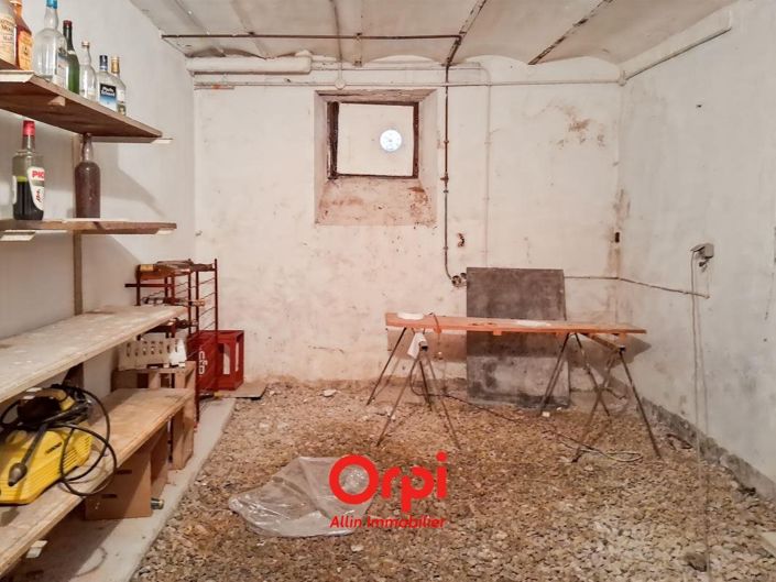 Image No.27-3 Bed House for sale