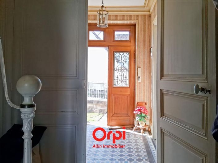 Image No.8-3 Bed House for sale