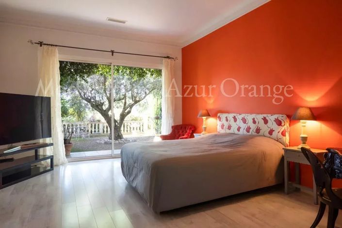 Image No.15-6 Bed House for sale