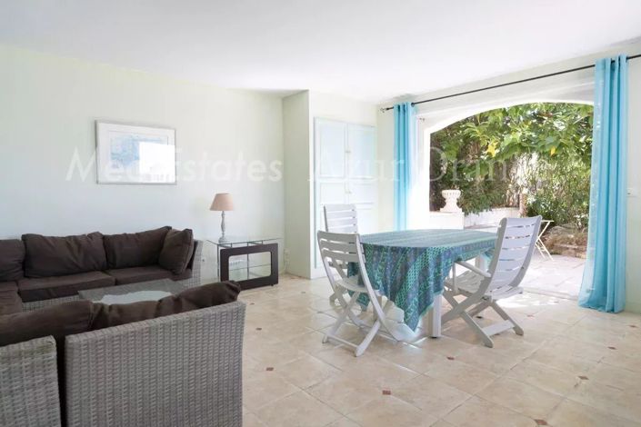 Image No.23-6 Bed House for sale