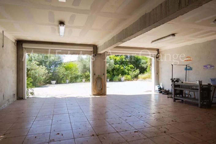 Image No.30-6 Bed House for sale