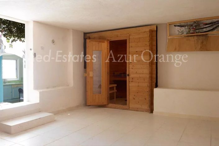 Image No.31-6 Bed House for sale