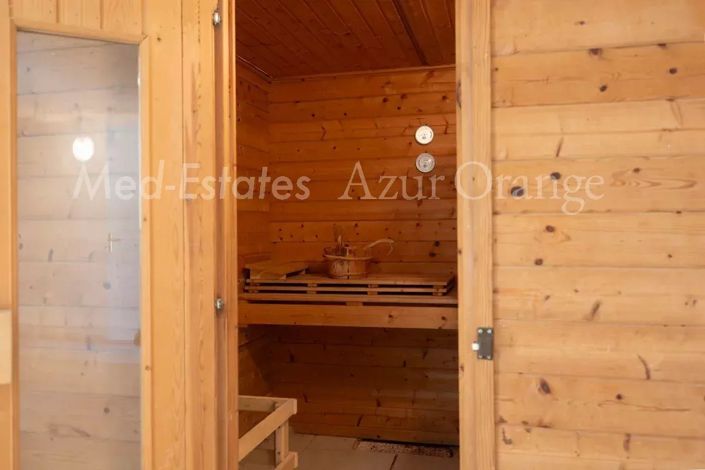 Image No.32-6 Bed House for sale