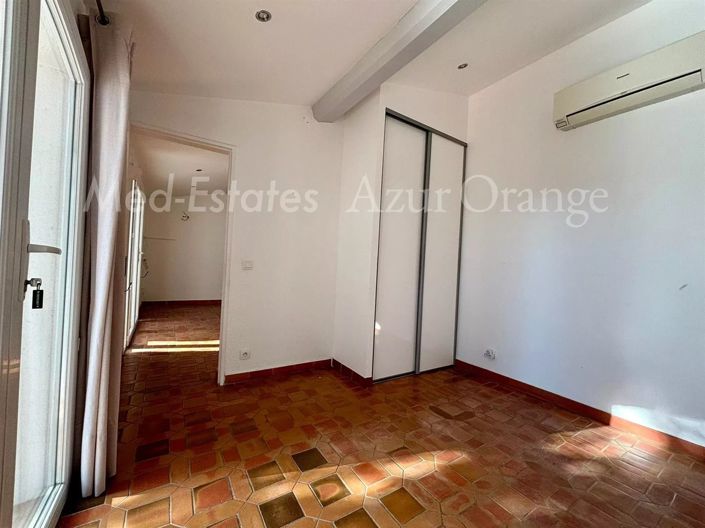 Image No.12-2 Bed House for sale