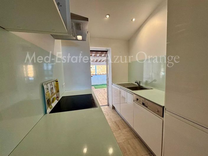 Image No.5-2 Bed House for sale
