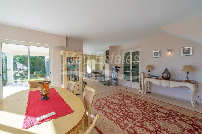 Image No.10-4 Bed House for sale