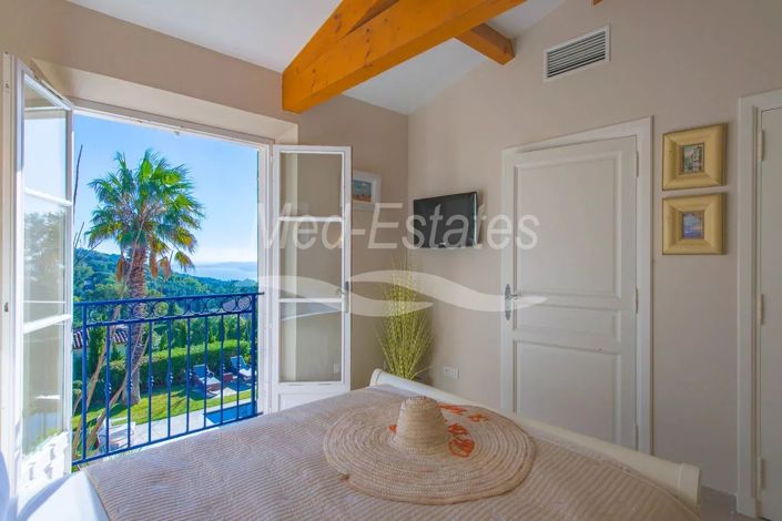 Image No.13-4 Bed House for sale