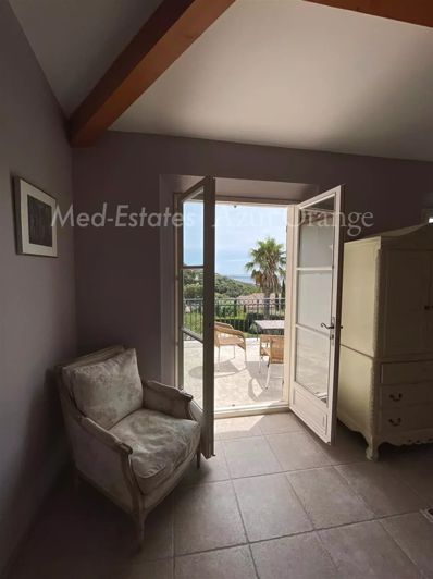 Image No.16-4 Bed House for sale