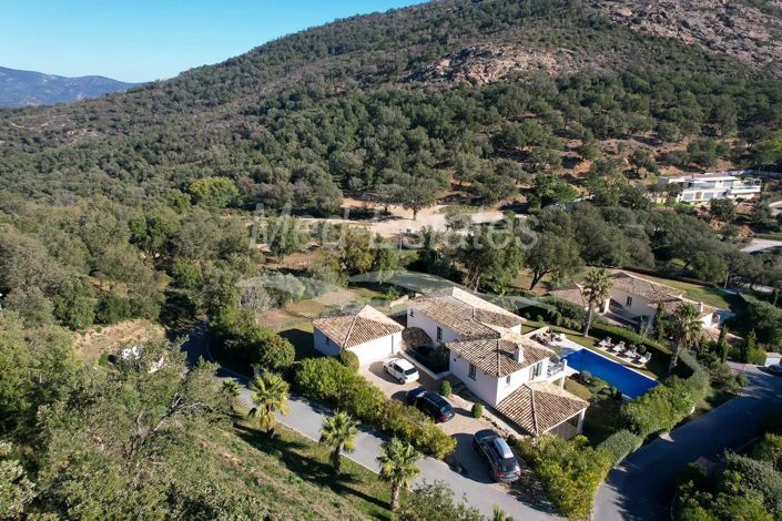 Image No.21-4 Bed House for sale