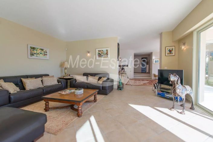 Image No.8-4 Bed House for sale