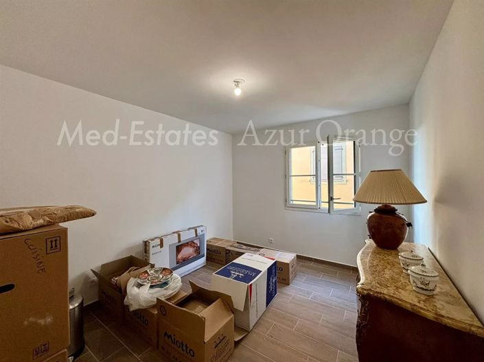 Image No.10-3 Bed Apartment for sale