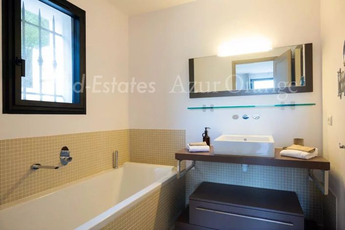 Image No.13-4 Bed House for sale