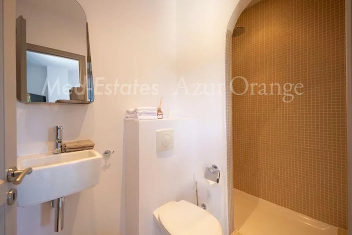 Image No.18-4 Bed House for sale