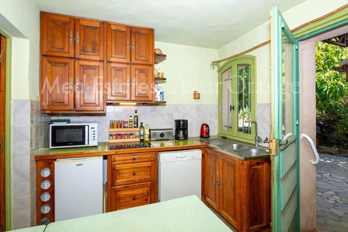 Image No.10-6 Bed House for sale