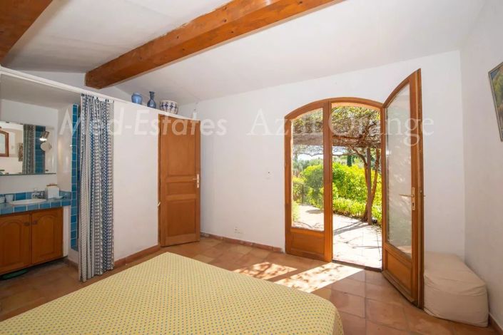 Image No.22-6 Bed House for sale