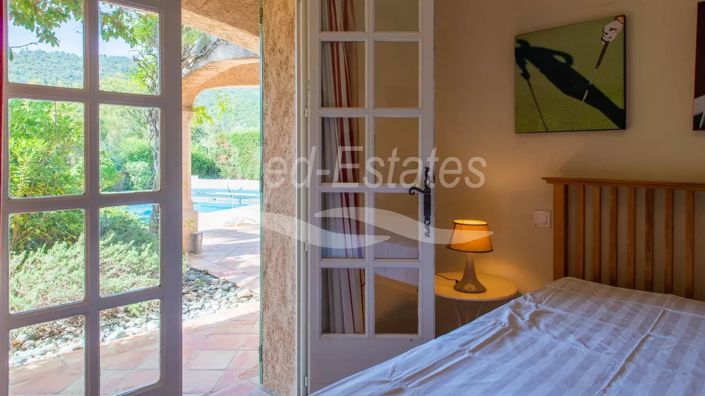 Image No.6-4 Bed House for sale