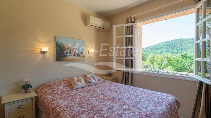 Image No.8-4 Bed House for sale