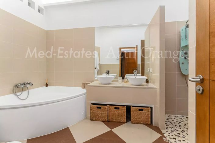 Image No.31-Maison de 8 chambres à vendre à Sainte-Maxime