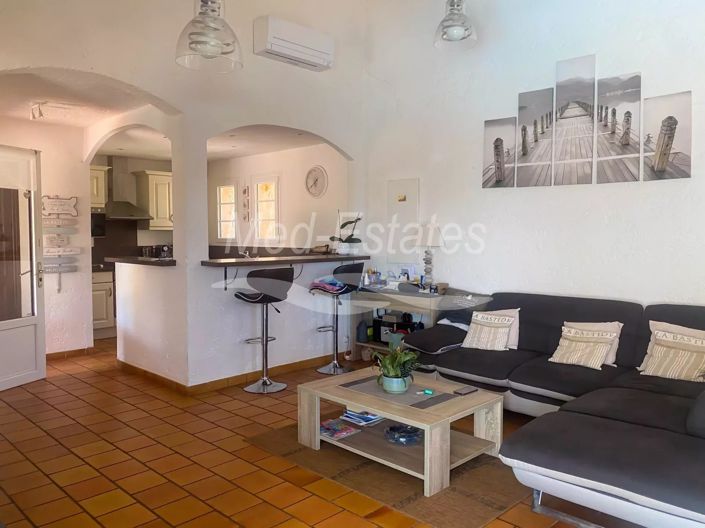 Image No.2-Maison de 4 chambres à vendre à Grimaud