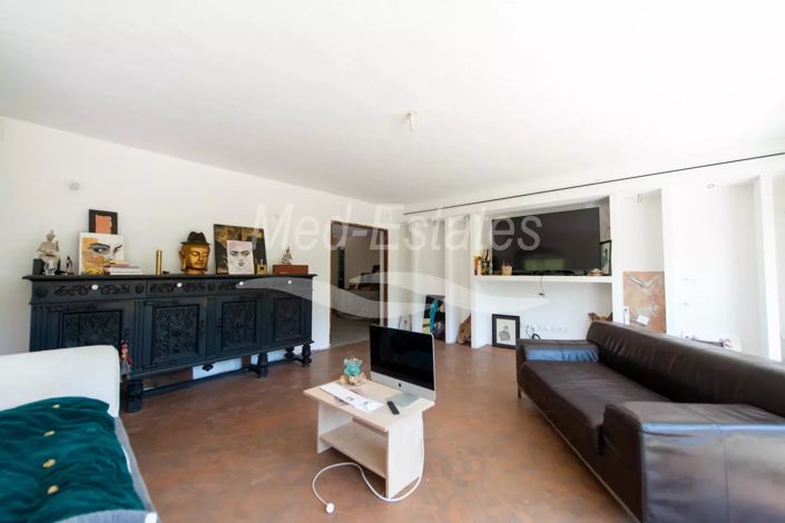 Image No.3-4 Bed House for sale