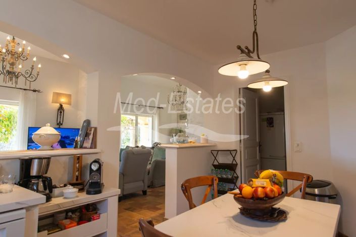 Image No.10-3 Bed House for sale