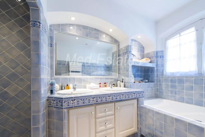 Image No.15-3 Bed House for sale