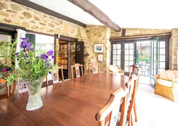 Image No.10-7 Bed House for sale