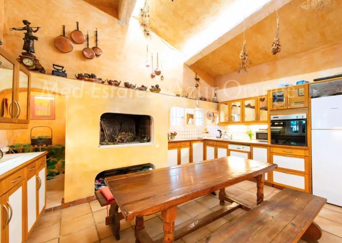 Image No.9-7 Bed House for sale