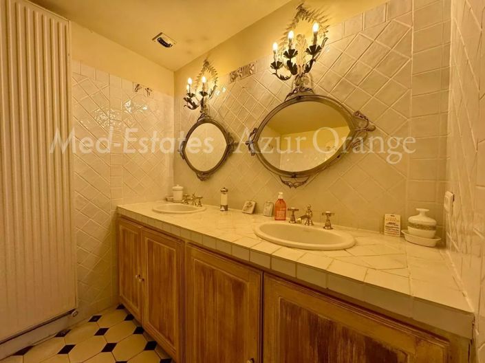 Image No.22-15 Bed House for sale