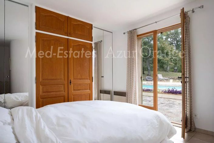 Image No.16-5 Bed House for sale