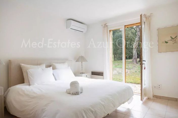 Image No.17-5 Bed House for sale