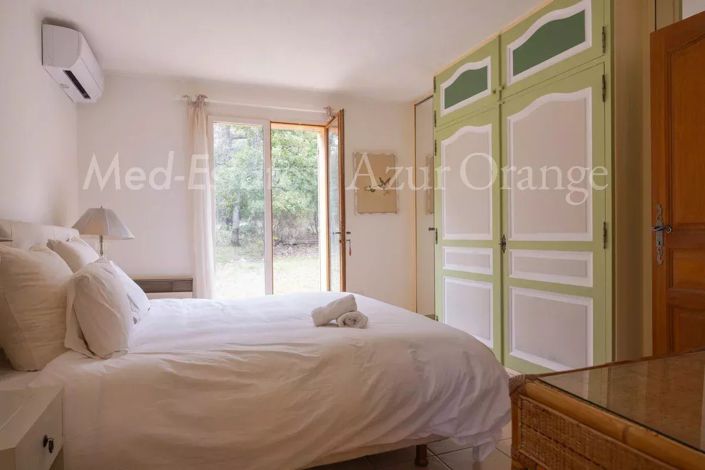 Image No.18-5 Bed House for sale